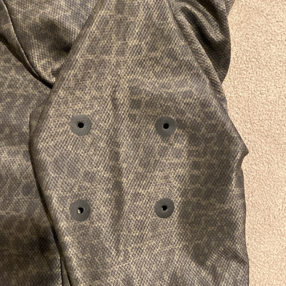 Lululemon men’s workout shirt - Picture 5 of 6